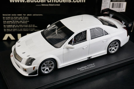 AutoArt Cadillac 2004 CTS-V Witte Rode Accent 1:18 – Verzamelobject gegoten model met gietijzer