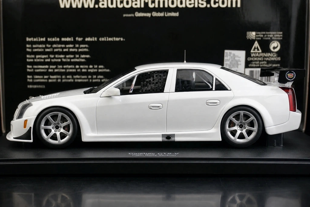 AutoArt Cadillac 2004 CTS-V Białoczerwony akcent 1:18 – Kolekcjonerski model odlewany