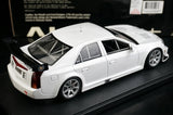 AutoArt Cadillac 2004 CTS-V Białoczerwony akcent 1:18 – Kolekcjonerski model odlewany