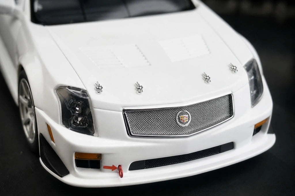 AutoArt Cadillac 2004 CTS-V Białoczerwony akcent 1:18 – Kolekcjonerski model odlewany