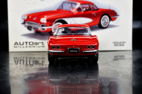 AutoArt شيفروليه 1962 كورفيت C1 ريد 1:18 – نموذج معدني قابل للجمع مصبوب.