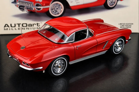 AutoArt شيفروليه 1962 كورفيت C1 ريد 1:18 – نموذج معدني قابل للجمع مصبوب.