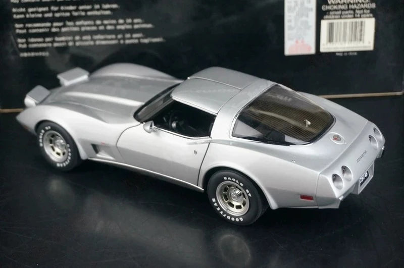 AutoArt Chevrolet 1978 Corvette C3 25th Anniversary Silver 1:18 – Collectible Diecast Model Die-Cast