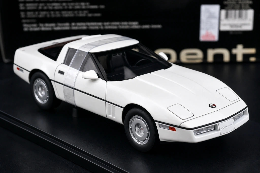 AutoArt شيفروليه 1984 كورفيت C4 وايت 1:18 – نموذج معدني قابل للجمع مصبوب.