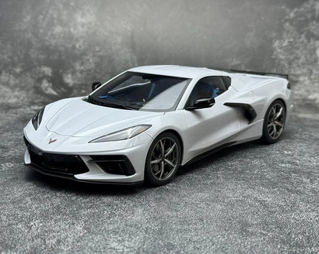 AutoArt شيفروليه 2020 كورفيت C8 ستينغراي Z51 رمادي 1:18 – نموذج معدني قابل للجمع مصبوب.