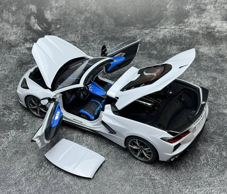 AutoArt شيفروليه 2020 كورفيت C8 ستينغراي Z51 رمادي 1:18 – نموذج معدني قابل للجمع مصبوب.