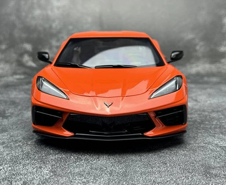 AutoArt شيفروليه 2020 كورفيت C8 ستينغراي Z51 أورانج 1:18 – نموذج معدني قابل للجمع مصبوب.