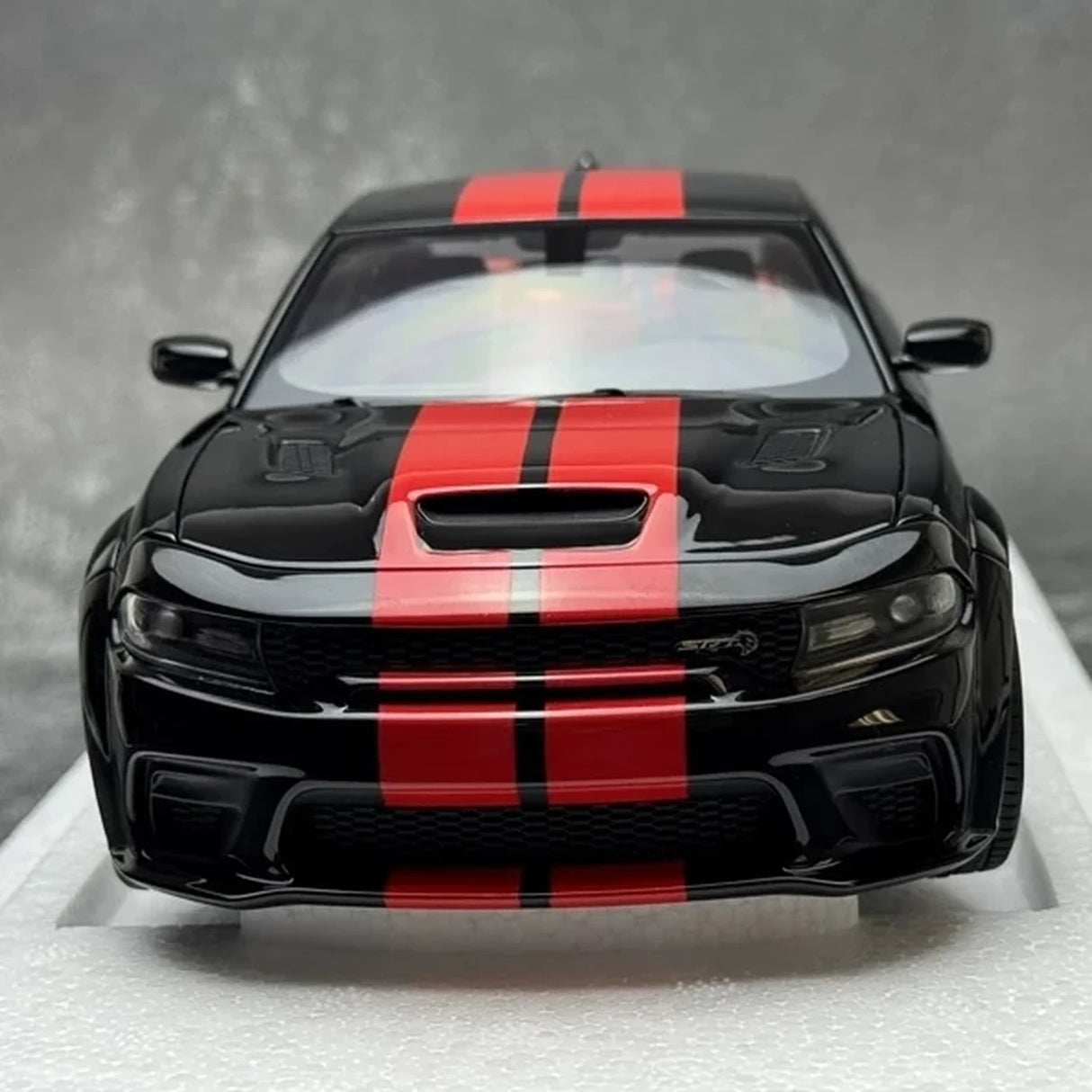 AutoArt Dodge 2020 Charger R-T Scat Pack Widebody Black 1:18 – Modelo de fundición a presión coleccionable