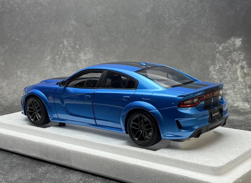 AutoArt Dodge 2020 Charger R-T Scat Pack Widebody Azul 1:18 – Modelo de fundición a presión coleccionable