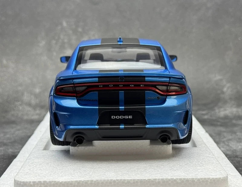AutoArt Dodge 2020 Charger R-T Scat Pack Widebody Azul 1:18 – Modelo de fundición a presión coleccionable