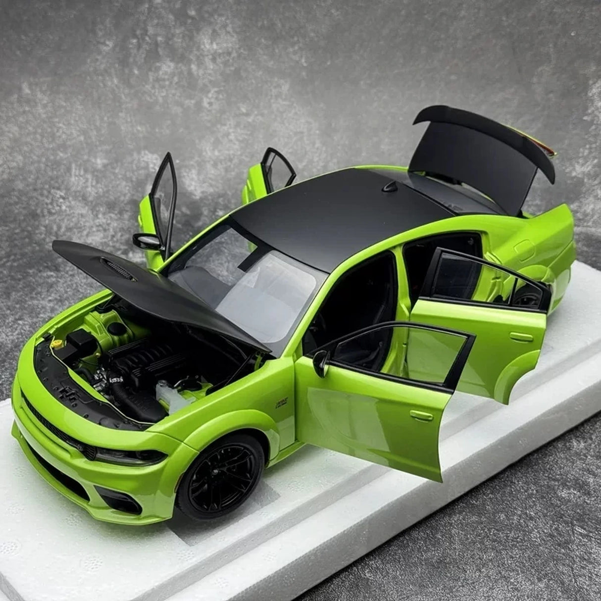 AutoArt Dodge 2020 Charger R-T Scat Pack Widebody Cyan 1:18 – Modelo de fundición a presión coleccionable