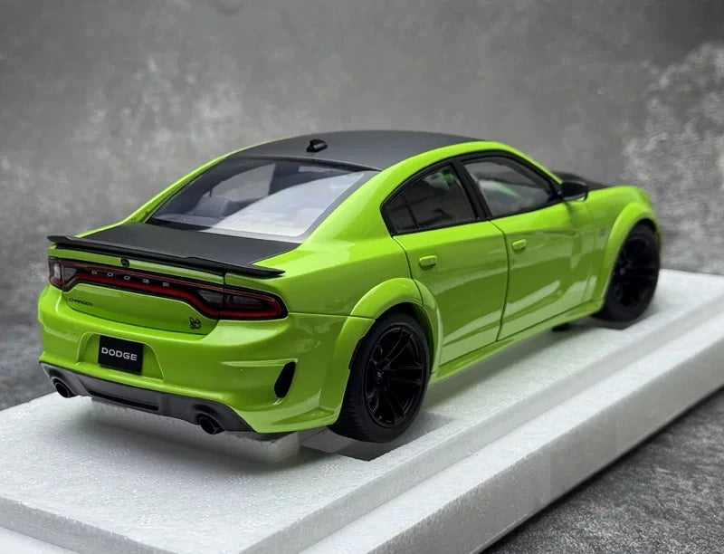 AutoArt Dodge 2020 Charger R-T Scat Pack Widebody Cyan 1:18 – Modelo de fundición a presión coleccionable