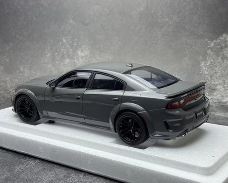 AutoArt Dodge 2020 Charger R-T Scat Pack Widebody رمادي 1:18 – نموذج معدني مصبوب لهواة الجمع