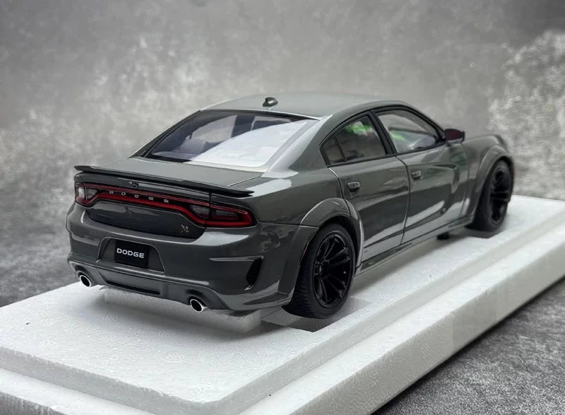 AutoArt Dodge 2020 Charger R-T Scat Pack Widebody رمادي 1:18 – نموذج معدني مصبوب لهواة الجمع