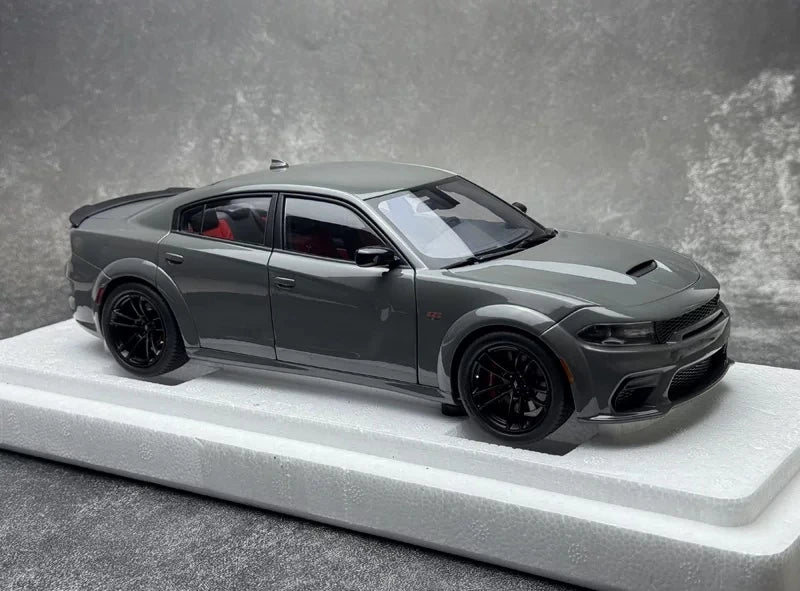 AutoArt Dodge 2020 Charger R-T Scat Pack Widebody رمادي 1:18 – نموذج معدني مصبوب لهواة الجمع