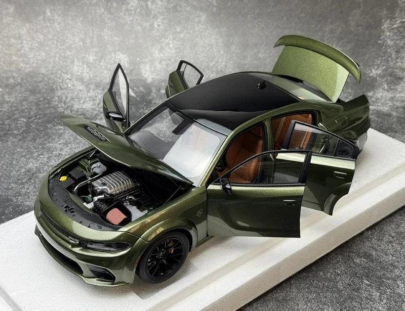AutoArt Dodge 2020 Charger R-T Scat Pack Widebody Green 1:18 – Modelo de fundición a presión coleccionable