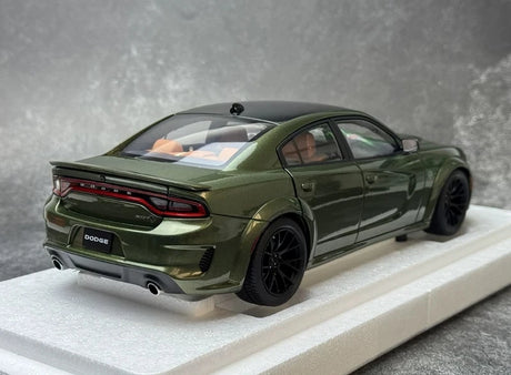 AutoArt Dodge 2020 Charger R-T Scat Pack Widebody أخضر 1:18 – نموذج معدني مصبوب لهواة الجمع