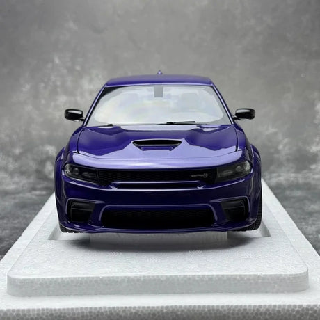 AutoArt Dodge 2020 تشارجر R-T سكات باك عريض الجسم بنفسجي 1:18 – نموذج معدني قابل للجمع مصبوب.