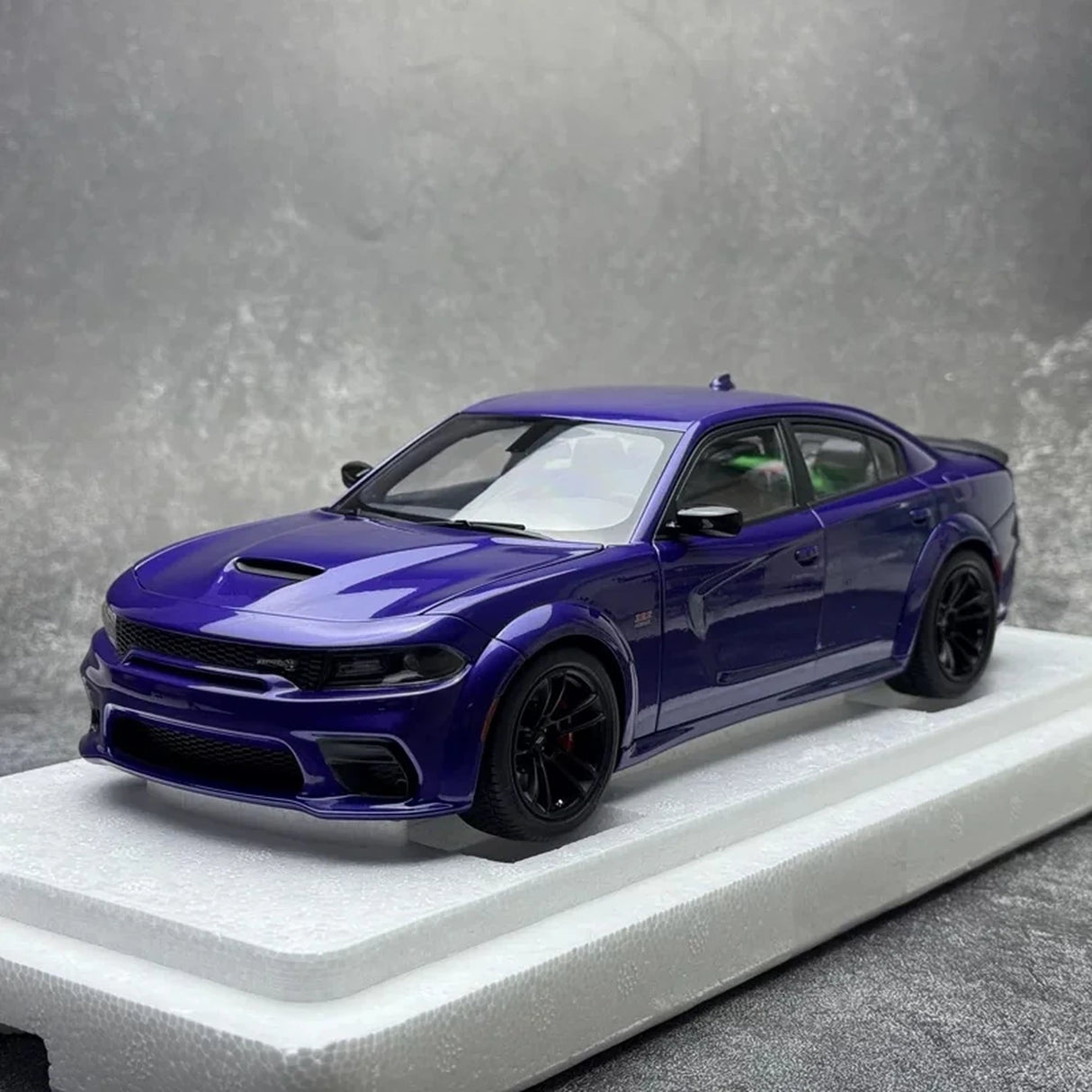 AutoArt Dodge 2020 Charger R-T Scat Pack Widebody Purple 1:18 – Collectible Diecast Model Die-Cast