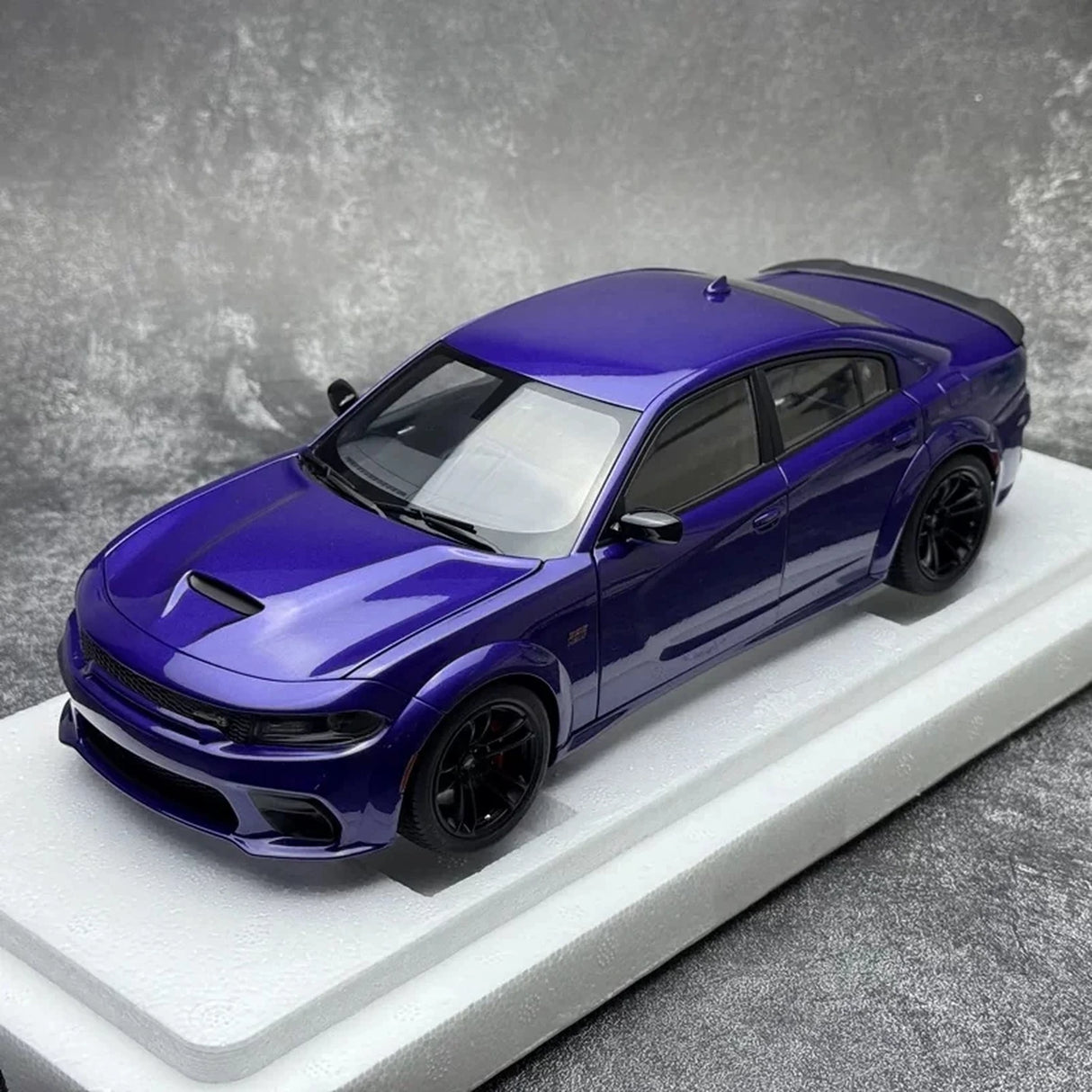 AutoArt Dodge 2020 Charger R-T Scat Pack Widebody Purple 1:18 – Collectible Diecast Model Die-Cast
