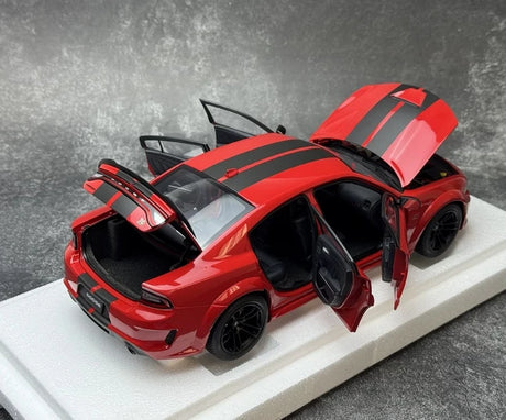 AutoArt Dodge 2020 تشارجر R-T سكات باك بلون أحمر 1:18 عريض الجسم – نموذج معدني قابل للجمع مصبوب.