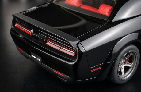 AutoArt Dodge 2023 تشالنجر SRT سوبر ستوك بلاك 1:18 – نموذج معدني قابل للجمع مصبوب.