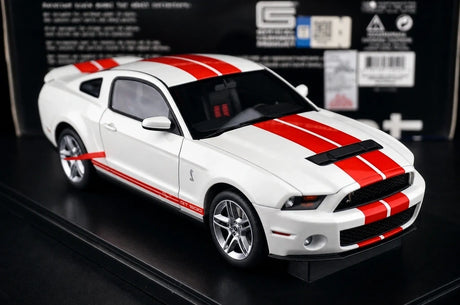 AutoArt Ford 1967 Shelby Mustang GT500 Red and White 1:18 – Collectible Diecast Model Die-Cast