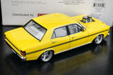 AutoArt فورد 1971 فالكون XY GTHO ستريت ماشين فلوريسنت أصفر 1:18 – نموذج معدني قابل للجمع مصبوب.
