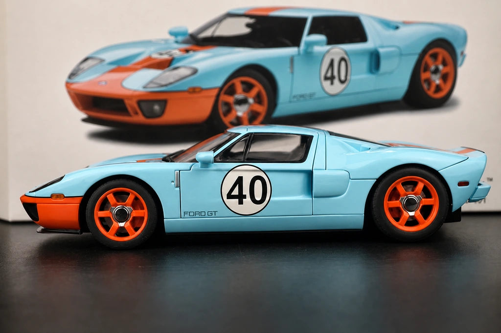 AutoArt فورد 2004 GT جلف ليفري 1:18 – نموذج معدني قابل للجمع مصبوب.