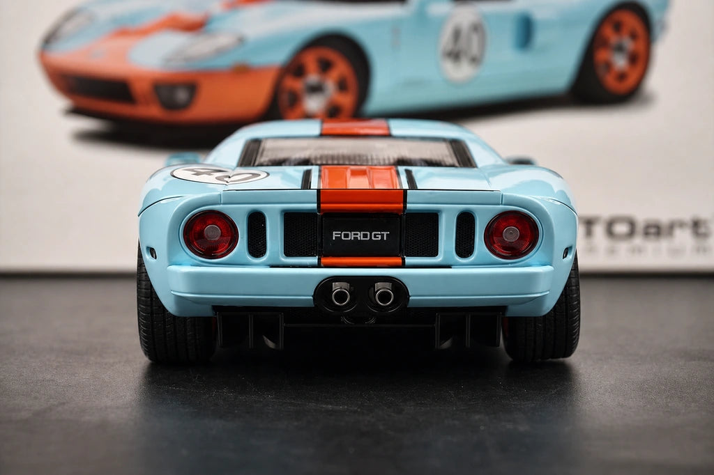 AutoArt فورد 2004 GT جلف ليفري 1:18 – نموذج معدني قابل للجمع مصبوب.