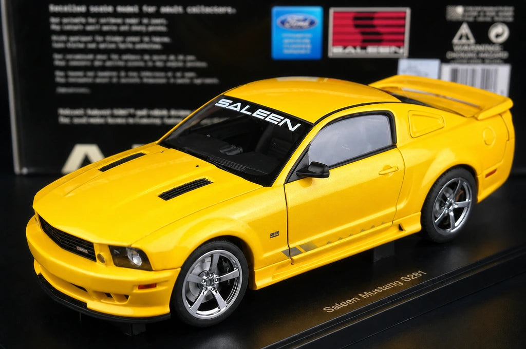 AutoArt فورد 2005 موستانج سالين S281 الأصفر 1:18 – نموذج معدني قابل للجمع مصبوب.