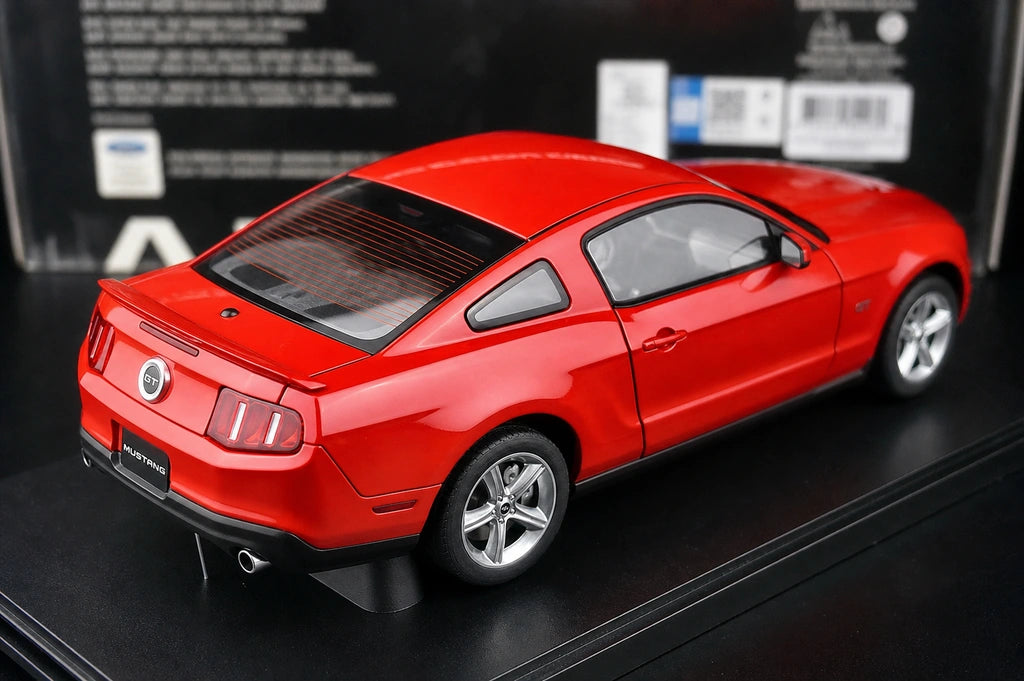 AutoArt فورد 2010 موستانج GT ريد 1:18 – نموذج معدني قابل للجمع مصبوب.