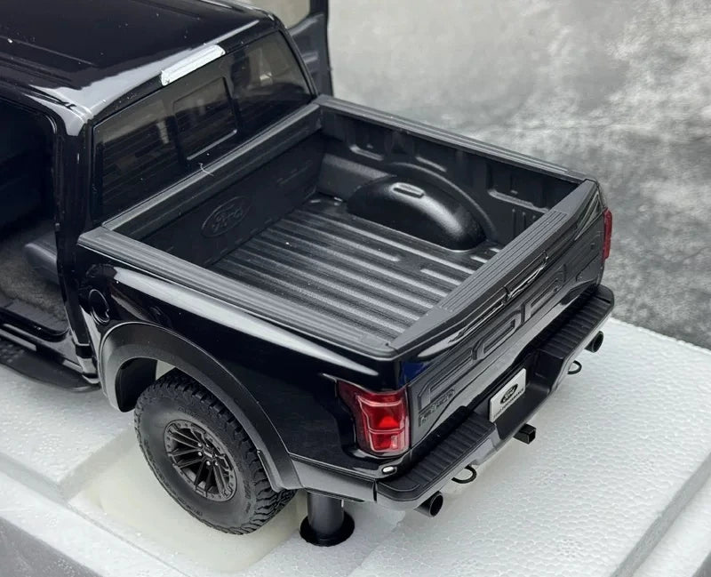 AutoArt Ford 2019 F-150 Raptor SuperCrew Black 1:18 – Collectible Diecast Model Die-Cast
