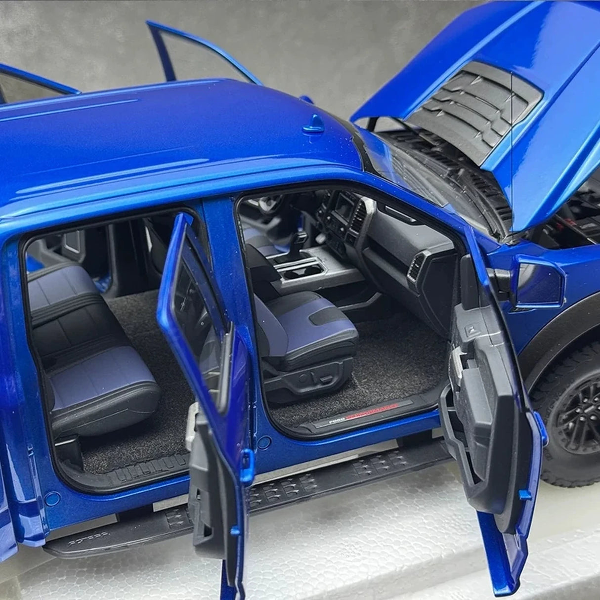 AutoArt Ford 2019 F-150 Raptor SuperCrew Blue 1:18 – Collectible Diecast Model Die-Cast