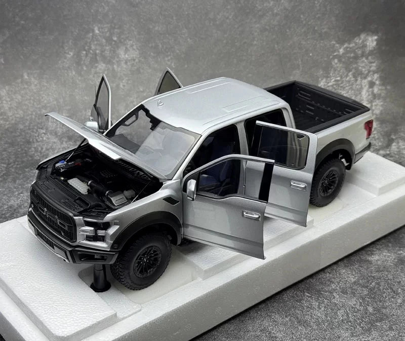 AutoArt Ford 2019 F-150 Raptor SuperCrew Silver 1:18 – Sammlerobjekt aus Druckguss