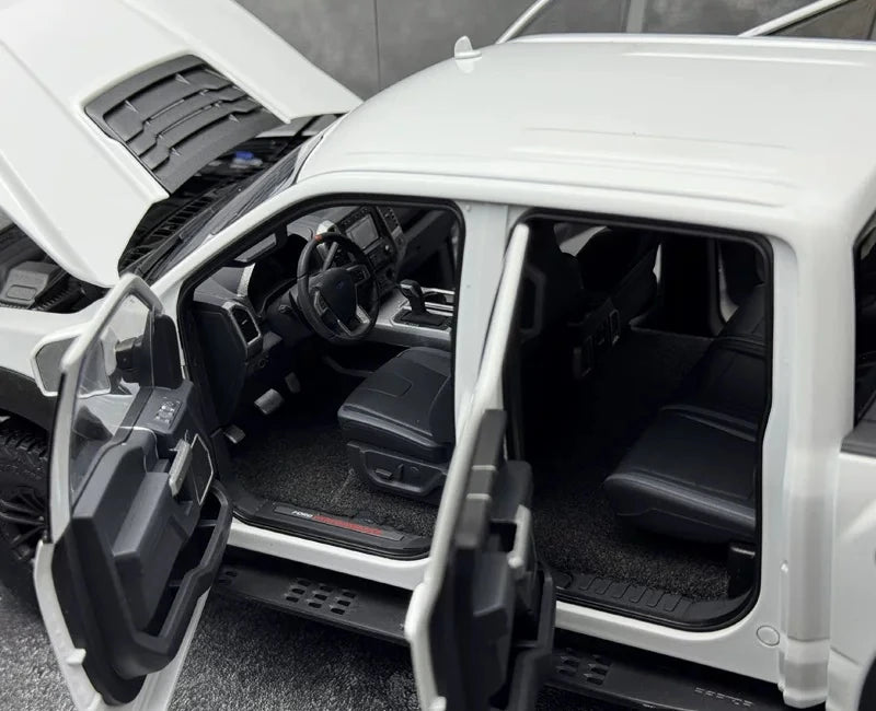 AutoArt Ford 2019 F-150 Raptor SuperCrew White 1:18 – Sammelobjekt aus Druckguss