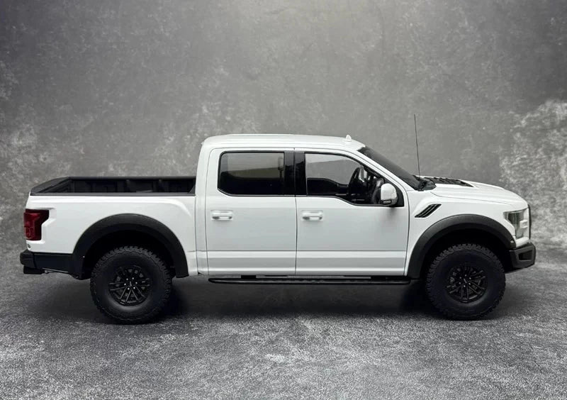 AutoArt Ford 2019 F-150 Raptor SuperCrew White 1:18 – Sammelobjekt aus Druckguss