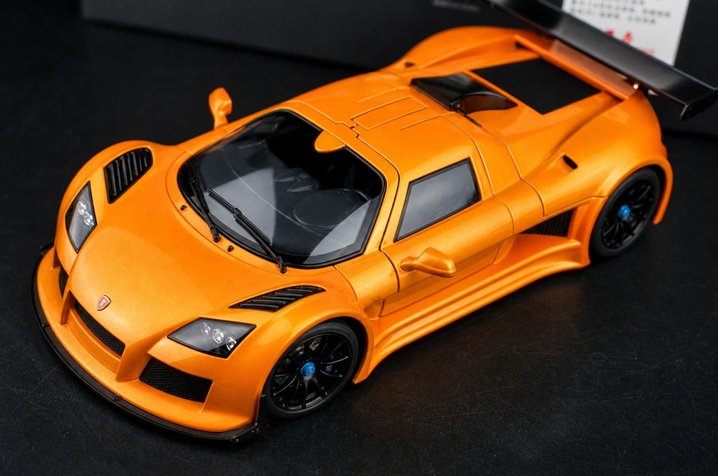 [AutoArt] 1:18 Gumpert 2009 Apollo S modèle orange moulé sous pression