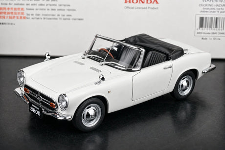 AutoArt Honda 1966 S800 White 1:18 – Keräilyvalittu pienoismalli