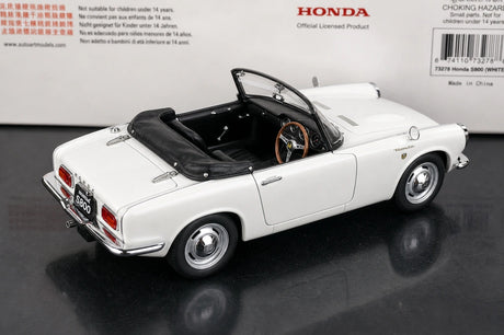 AutoArt Honda 1966 S800 White 1:18 – Keräilyvalittu pienoismalli