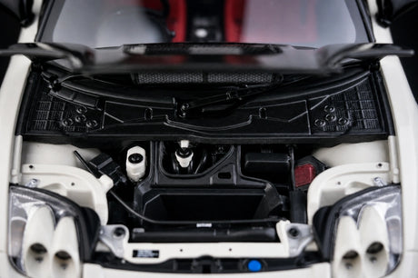 AutoArt Honda 2002 NSX-R NA2 Carbon Hood White 1:18 – keräilyesineitä valuvalumallia