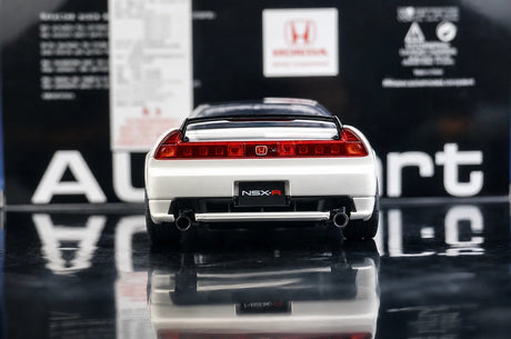 AutoArt Honda 2002 NSX-R NA2 Carbon Hood White 1:18 – keräilyesineitä valuvalumallia
