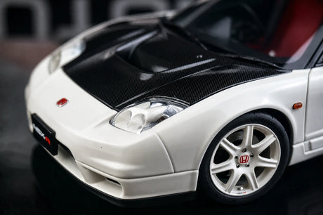 AutoArt Honda 2002 NSX-R NA2 Carbon Hood White 1:18 – keräilyesineitä valuvalumallia