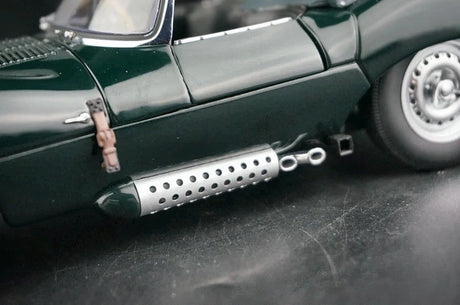 AutoArt Jaguar 1957 XK-SS Steve McQueen 1:18 – samlarobjekt gjuten modell gjutet