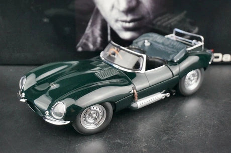 AutoArt Jaguar 1957 XK-SS Steve McQueen 1:18 – samlarobjekt gjuten modell gjutet