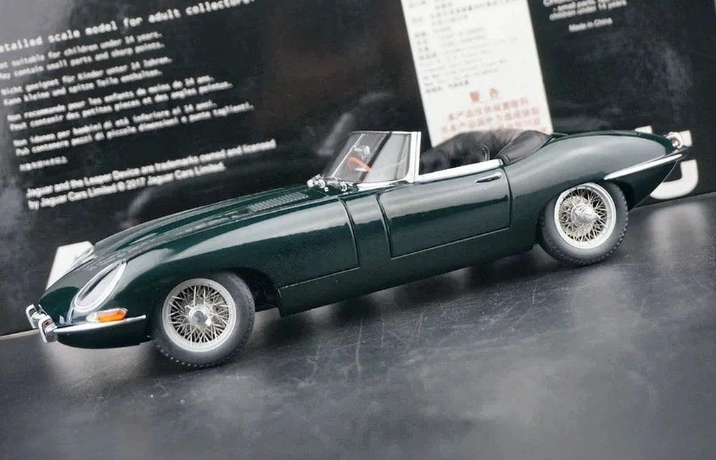 AutoArt Jaguar 1961 E-Type Roadster Green 1:18 – Collectible Diecast Model Die-Cast