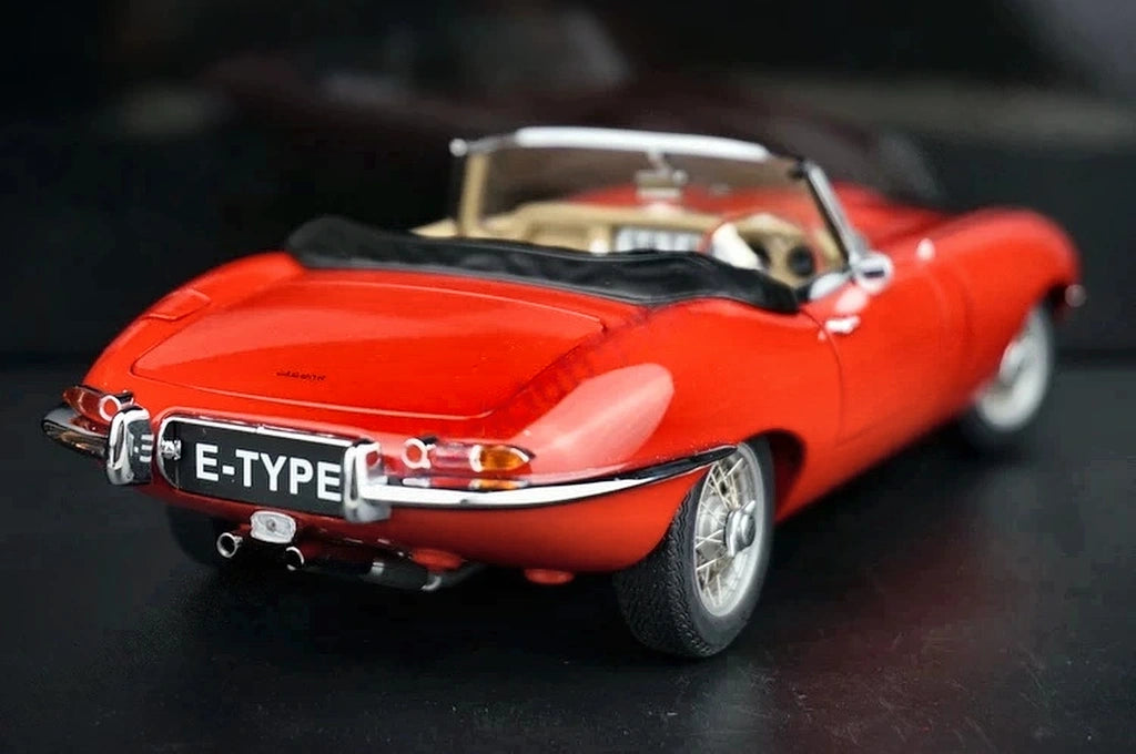 AutoArt Jaguar 1961 E-Type Roadster Red 1:18 – Collectible Diecast Model Die-Cast