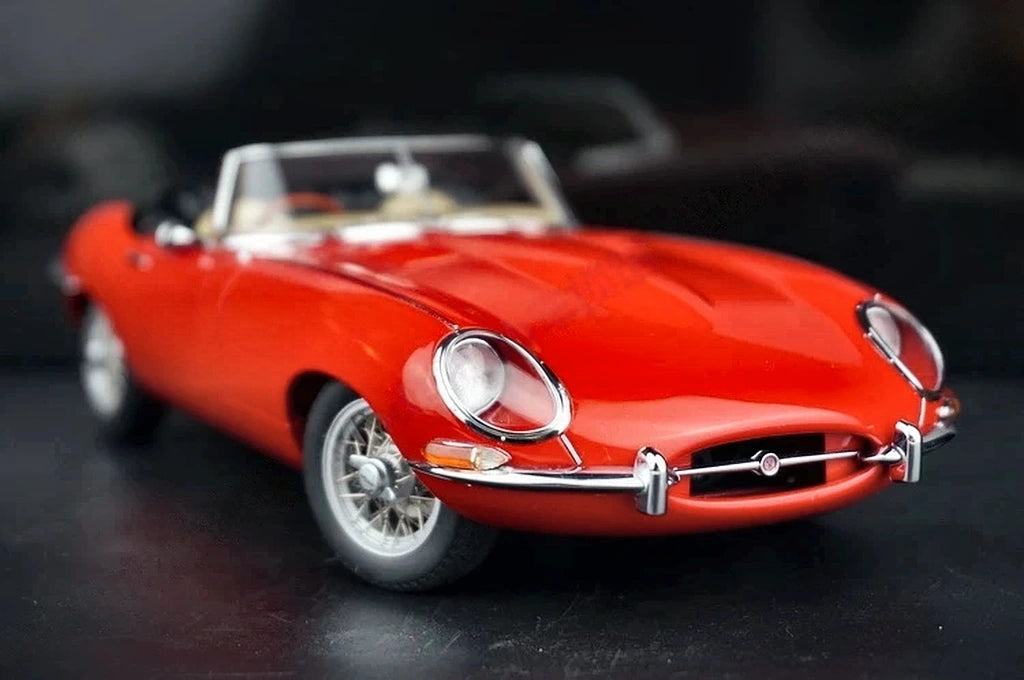 AutoArt Jaguar 1961 E-Type Roadster Red 1:18 – Collectible Diecast Model Die-Cast