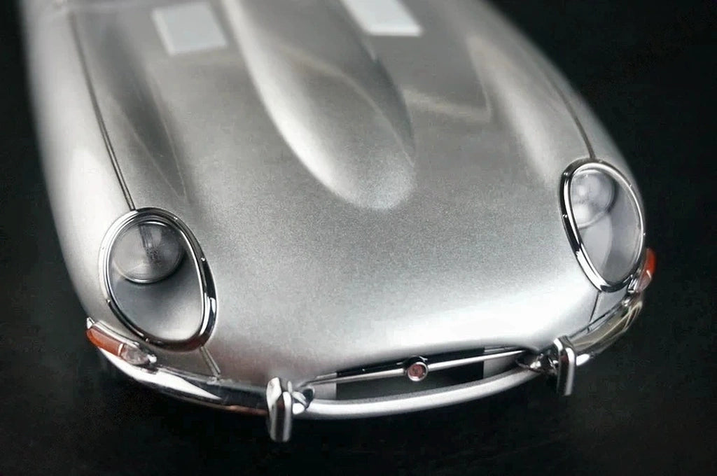 AutoArt Jaguar 1961 E-Type Roadster Silver 1:18 – Collectible Diecast Model Die-Cast