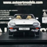 AutoArt Jaguar 1988 XJ-S Convertible vit 1:18 – pressgjuten samlarmodell